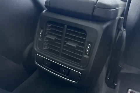 KF23DSZ Audi e-tron GT GT quattro 350,00 kW Thumbnail #33