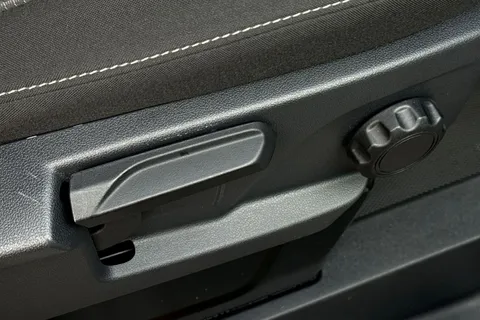 MF25HTP Volkswagen Transporter 2.0 TDI 110 Commerce Plus Van Thumbnail #35