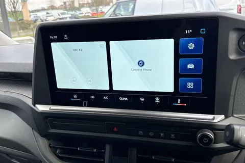 MF25HTP Volkswagen Transporter 2.0 TDI 110 Commerce Plus Van Thumbnail #37