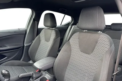 16 of 63 for Vauxhall Astra 1.6 CDTi ecoFLEX SRi Nav Euro 6 (s/s) 5dr