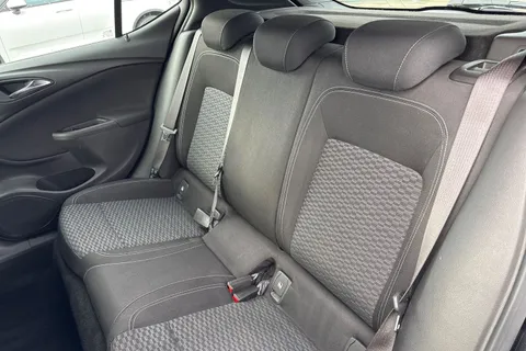 19 of 63 for Vauxhall Astra 1.6 CDTi ecoFLEX SRi Nav Euro 6 (s/s) 5dr