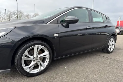 28 of 63 for Vauxhall Astra 1.6 CDTi ecoFLEX SRi Nav Euro 6 (s/s) 5dr