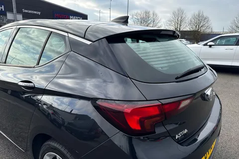 31 of 63 for Vauxhall Astra 1.6 CDTi ecoFLEX SRi Nav Euro 6 (s/s) 5dr