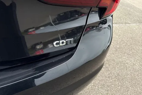 34 of 63 for Vauxhall Astra 1.6 CDTi ecoFLEX SRi Nav Euro 6 (s/s) 5dr