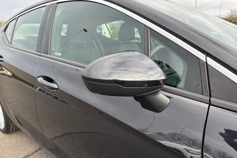 36 of 63 for Vauxhall Astra 1.6 CDTi ecoFLEX SRi Nav Euro 6 (s/s) 5dr