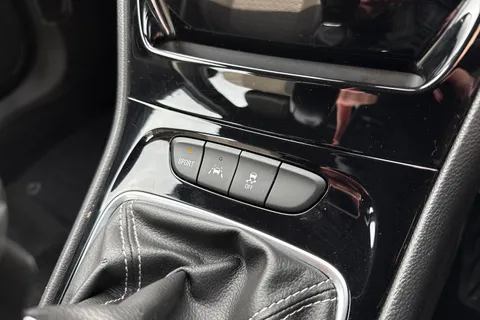 54 of 63 for Vauxhall Astra 1.6 CDTi ecoFLEX SRi Nav Euro 6 (s/s) 5dr