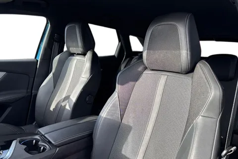 15 of 66 for PEUGEOT 3008 1.6 13.2kWh GT e-EAT Euro 6 (s/s) 5dr