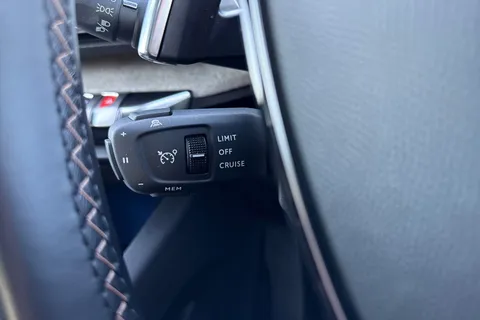 40 of 66 for PEUGEOT 3008 1.6 13.2kWh GT e-EAT Euro 6 (s/s) 5dr