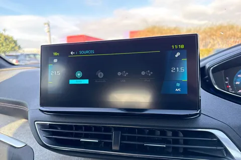 46 of 66 for PEUGEOT 3008 1.6 13.2kWh GT e-EAT Euro 6 (s/s) 5dr