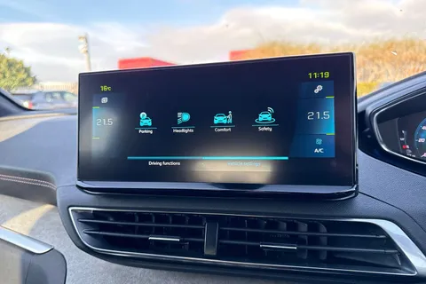 52 of 66 for PEUGEOT 3008 1.6 13.2kWh GT e-EAT Euro 6 (s/s) 5dr