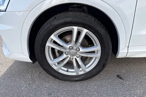 12 of 55 for Audi Q3 S line Edition 2.0 TFSI quattro 180 PS S tronic