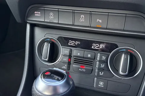 22 of 55 for Audi Q3 S line Edition 2.0 TFSI quattro 180 PS S tronic