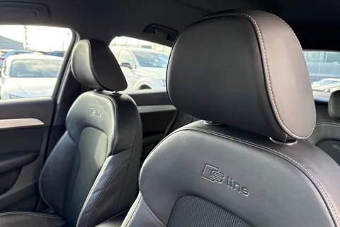 24 of 55 for Audi Q3 S line Edition 2.0 TFSI quattro 180 PS S tronic