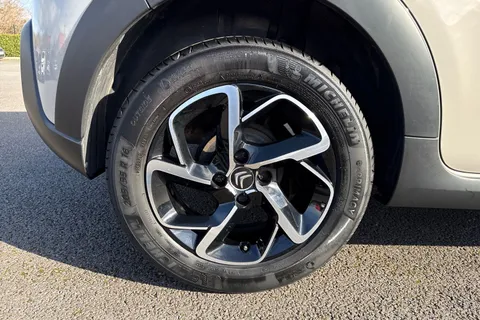 CX22TZW Citroën C3 1.2 PureTech Saint James Hatchback 5dr Petrol Manual Euro 6 (s/s) (83 ps) Thumbnail #11