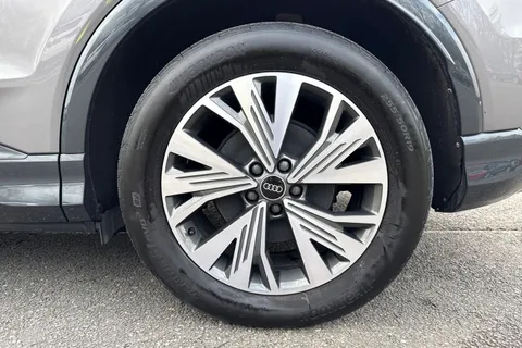 13 of 66 for Audi Q4 e-tron Q4 Sport 45 e-tron 210,00 kW