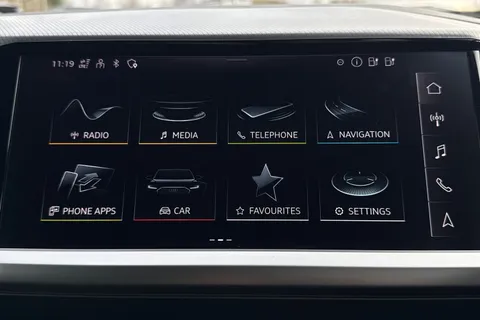 17 of 66 for Audi Q4 e-tron Q4 Sport 45 e-tron 210,00 kW