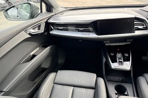 20 of 66 for Audi Q4 e-tron Q4 Sport 45 e-tron 210,00 kW