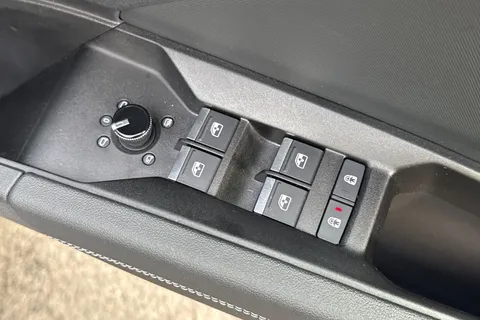 21 of 66 for Audi Q4 e-tron Q4 Sport 45 e-tron 210,00 kW