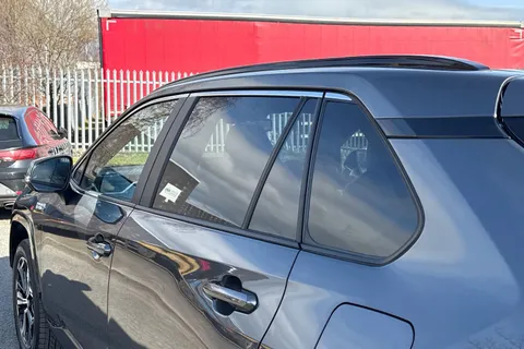 GR55RPR Suzuki Across 2.5 18.1kWh E-CVT 4WD Euro 6 (s/s) 5dr Thumbnail #26