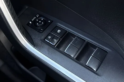 GR55RPR Suzuki Across 2.5 18.1kWh E-CVT 4WD Euro 6 (s/s) 5dr Thumbnail #39