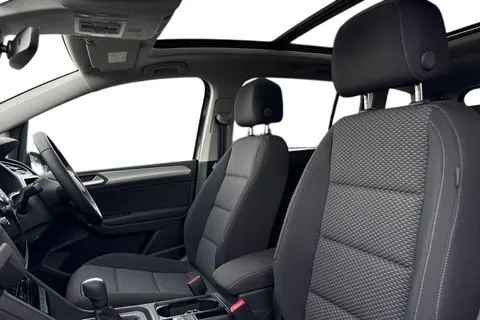 KP75LMX Volkswagen Touran 1.5 TSI EVO Match 5dr DSG ⭐Digital Cockpit Pro, Wireless App-Connect⭐ Thumbnail #17