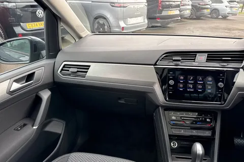 KP75LMX Volkswagen Touran 1.5 TSI EVO Match 5dr DSG ⭐Digital Cockpit Pro, Wireless App-Connect⭐ Thumbnail #21