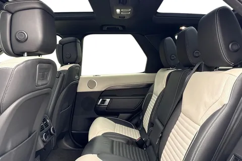 4 of 51 for Land Rover Discovery 3.0 D300 Metropolitan Edition 5dr