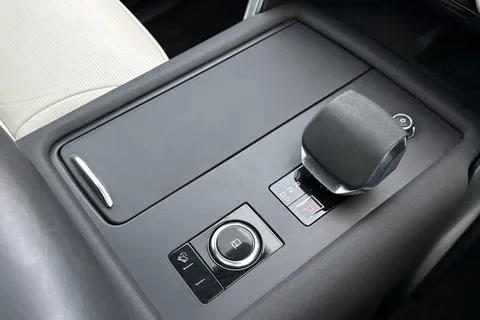 14 of 51 for Land Rover Discovery 3.0 D300 Metropolitan Edition 5dr