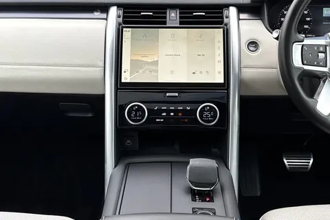 15 of 51 for Land Rover Discovery 3.0 D300 Metropolitan Edition 5dr