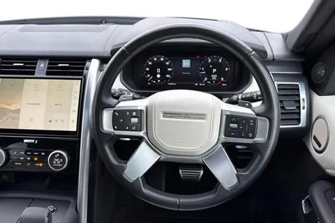 16 of 51 for Land Rover Discovery 3.0 D300 Metropolitan Edition 5dr