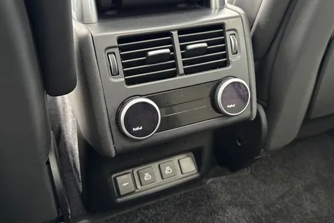 19 of 51 for Land Rover Discovery 3.0 D300 Metropolitan Edition 5dr