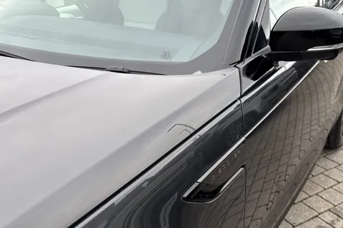 21 of 51 for Land Rover Discovery 3.0 D300 Metropolitan Edition 5dr