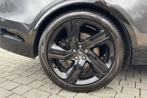 35 of 51 for Land Rover Discovery 3.0 D300 Metropolitan Edition 5dr