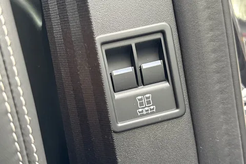 44 of 51 for Land Rover Discovery 3.0 D300 Metropolitan Edition 5dr