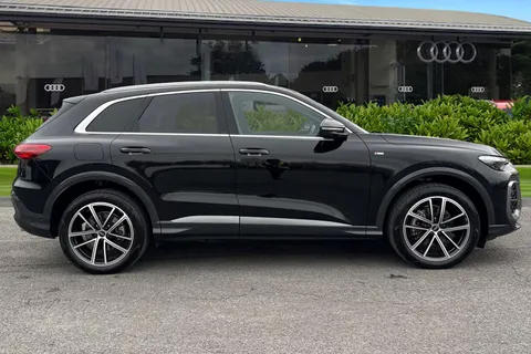 AO25YDC Audi Q5 SUV S line TFSI quattro 204 PS S tronic Thumbnail #3