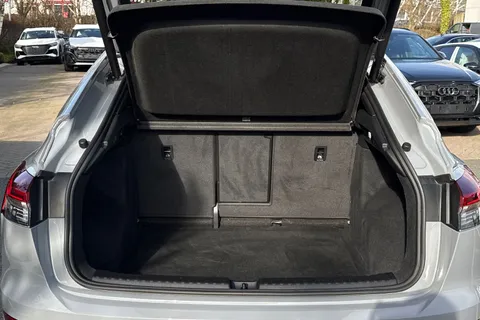 DK73LTE Audi Q4 e-tron Q4 Sportback Black Edition 45 e-tron  210,00 kW Thumbnail #7