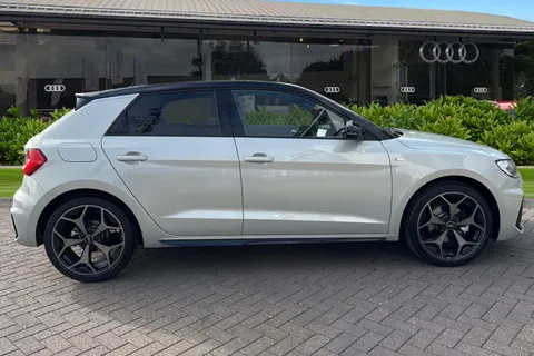 Audi A1 1.0 TFSI 30 Black Edition Sportback S Tronic Euro 6 (s/s) 5dr Thumbnail #4