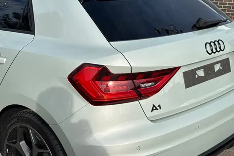 Audi A1 1.0 TFSI 30 Black Edition Sportback S Tronic Euro 6 (s/s) 5dr Thumbnail #8