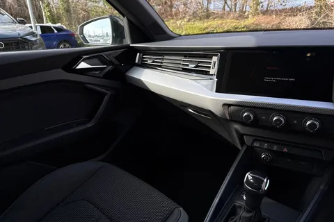 Audi A1 1.0 TFSI 30 Black Edition Sportback S Tronic Euro 6 (s/s) 5dr Thumbnail #20