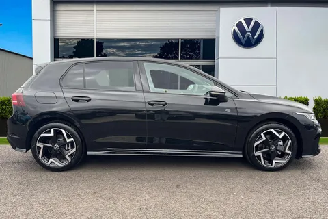 KP75LZL Volkswagen Golf 1.5 TSI 150 R-Line 5dr **PAN ROOF + WINTER PACK** Thumbnail #4