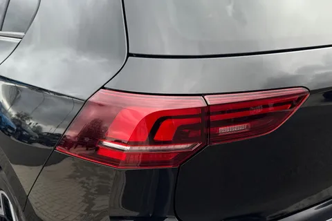 KP75LZL Volkswagen Golf 1.5 TSI 150 R-Line 5dr **PAN ROOF + WINTER PACK** Thumbnail #8