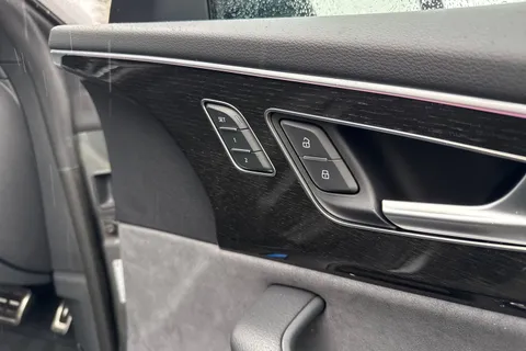  Audi Q8 3.0 TDI V6 50 Black Edition Tiptronic quattro Euro 6 (s/s) 5dr Thumbnail #44