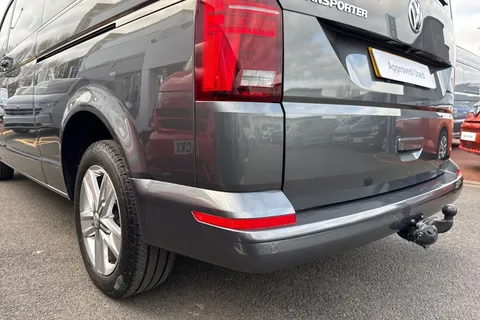 GL73BFK Volkswagen Transporter Shuttle 2.0 TDI 150PS SE Minibus 9 Seats Thumbnail #8