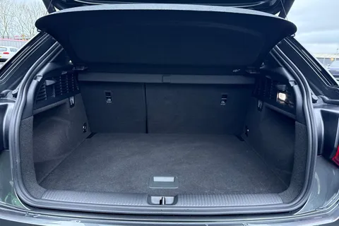 KT25WYZ Audi Q2 Black Edition 35 TFSI  150 PS S tronic Thumbnail #7