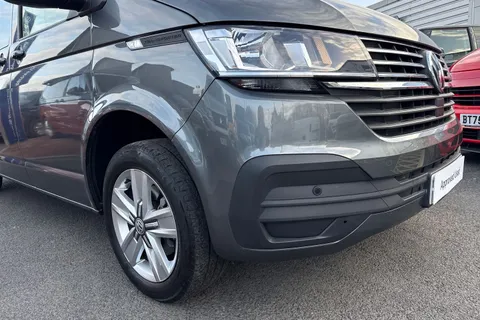 GL73BFK Volkswagen Transporter Shuttle 2.0 TDI 150PS SE Minibus 9 Seats Thumbnail #9