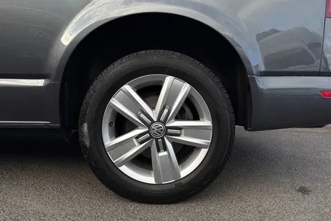 GL73BFK Volkswagen Transporter Shuttle 2.0 TDI 150PS SE Minibus 9 Seats Thumbnail #10