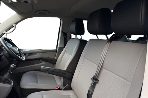 GL73BFK Volkswagen Transporter Shuttle 2.0 TDI 150PS SE Minibus 9 Seats Thumbnail #16