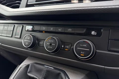 GL73BFK Volkswagen Transporter Shuttle 2.0 TDI 150PS SE Minibus 9 Seats Thumbnail #22