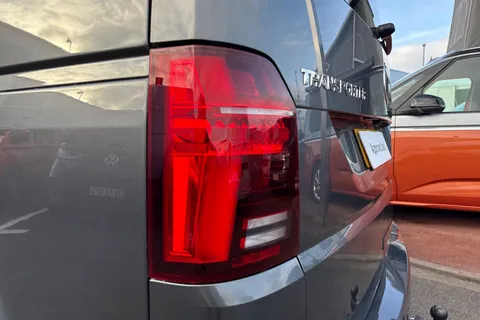 GL73BFK Volkswagen Transporter Shuttle 2.0 TDI 150PS SE Minibus 9 Seats Thumbnail #29