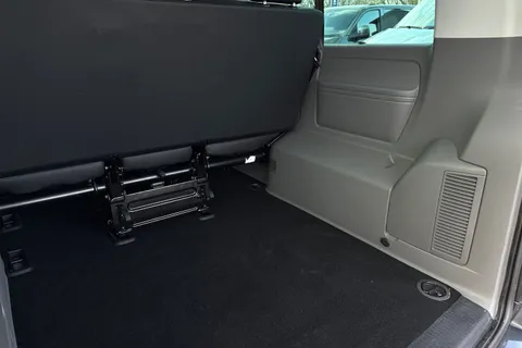 GL73BFK Volkswagen Transporter Shuttle 2.0 TDI 150PS SE Minibus 9 Seats Thumbnail #31